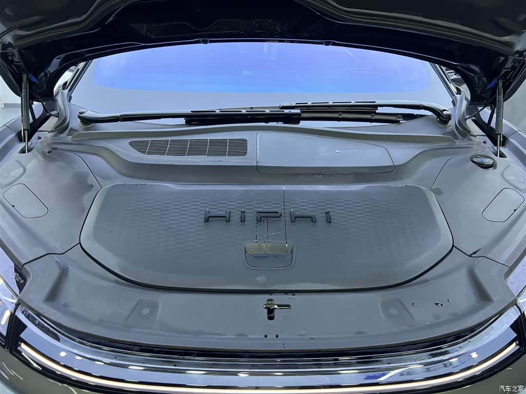 HiPhi X, 2022 34