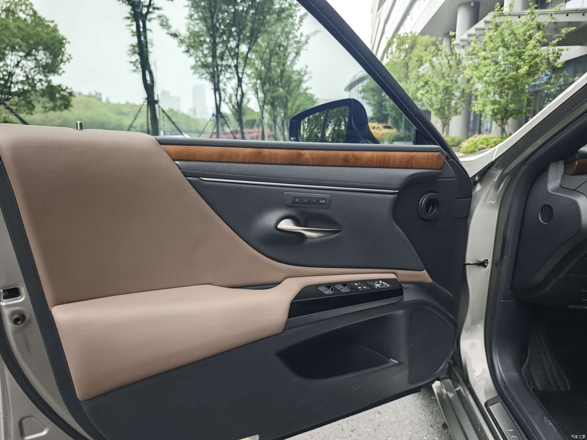 Lexus ES, 2024 11