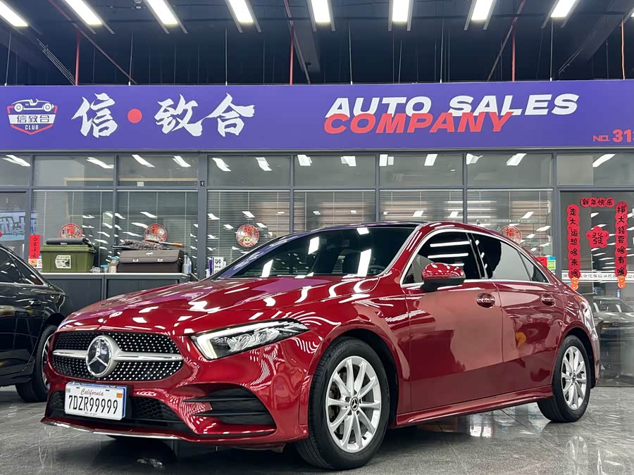 Mercedes-Benz A-Class 2019, фото 1