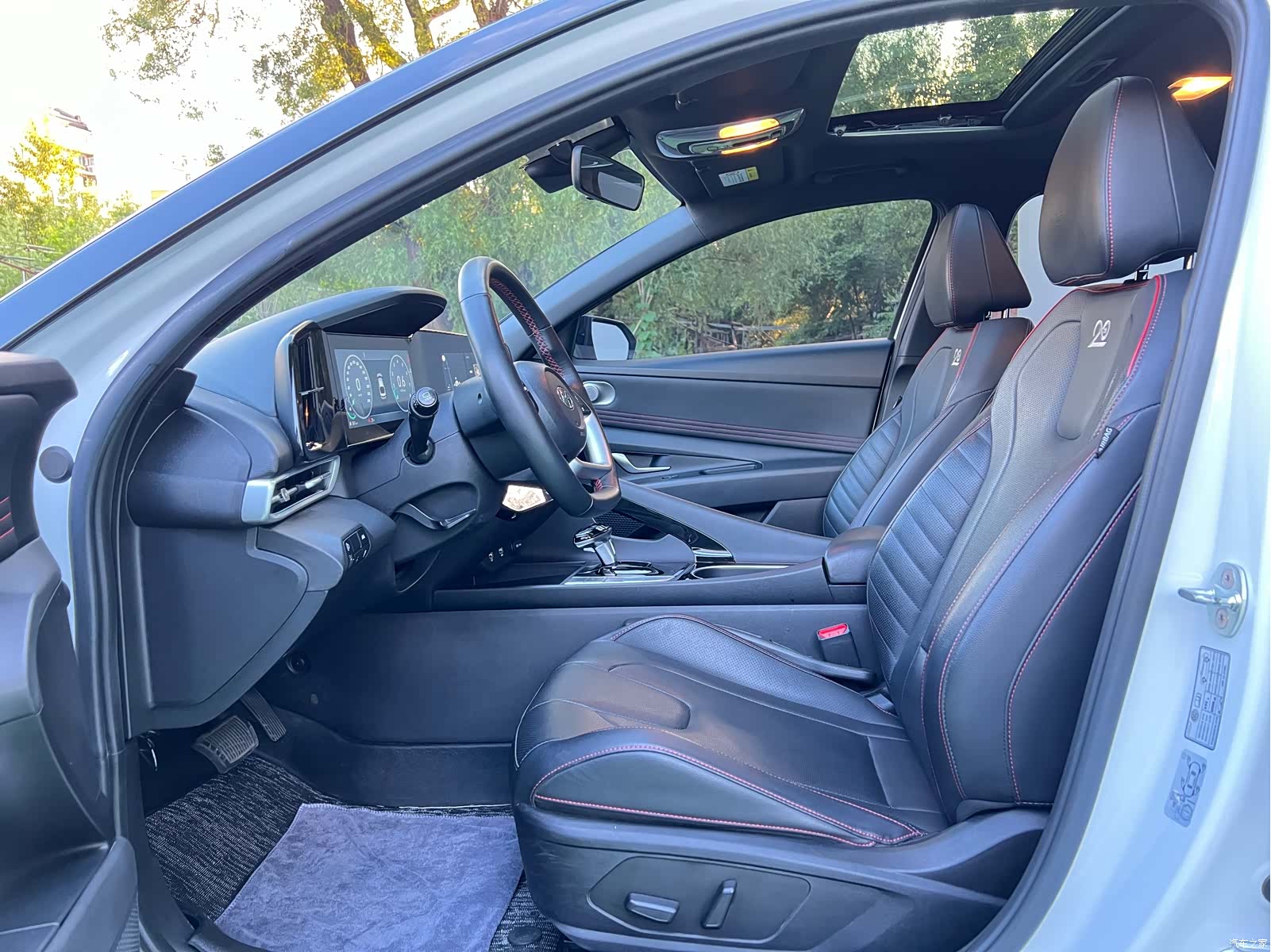 Hyundai Elantra, 2022 16