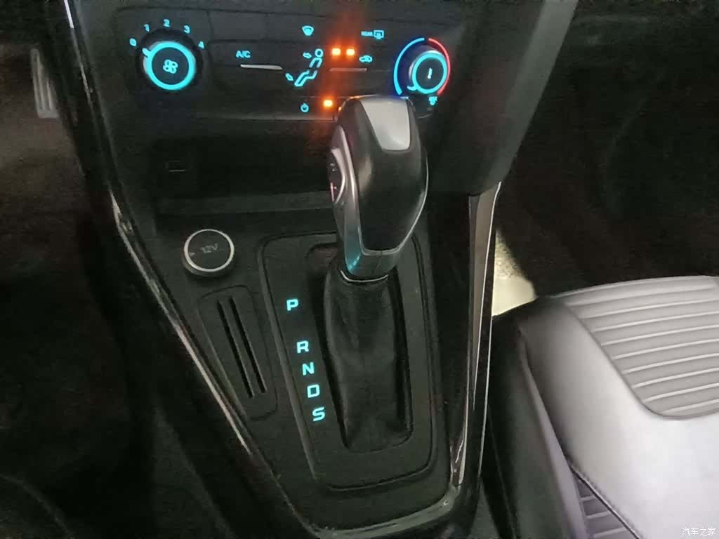 Ford Focus, 2018 7