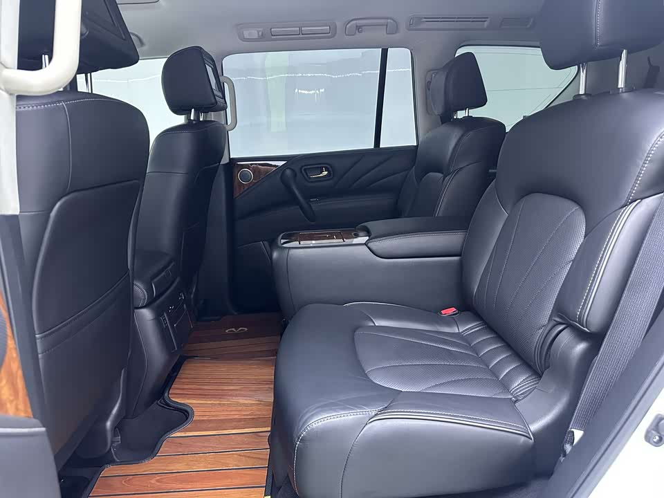 Infiniti QX80
