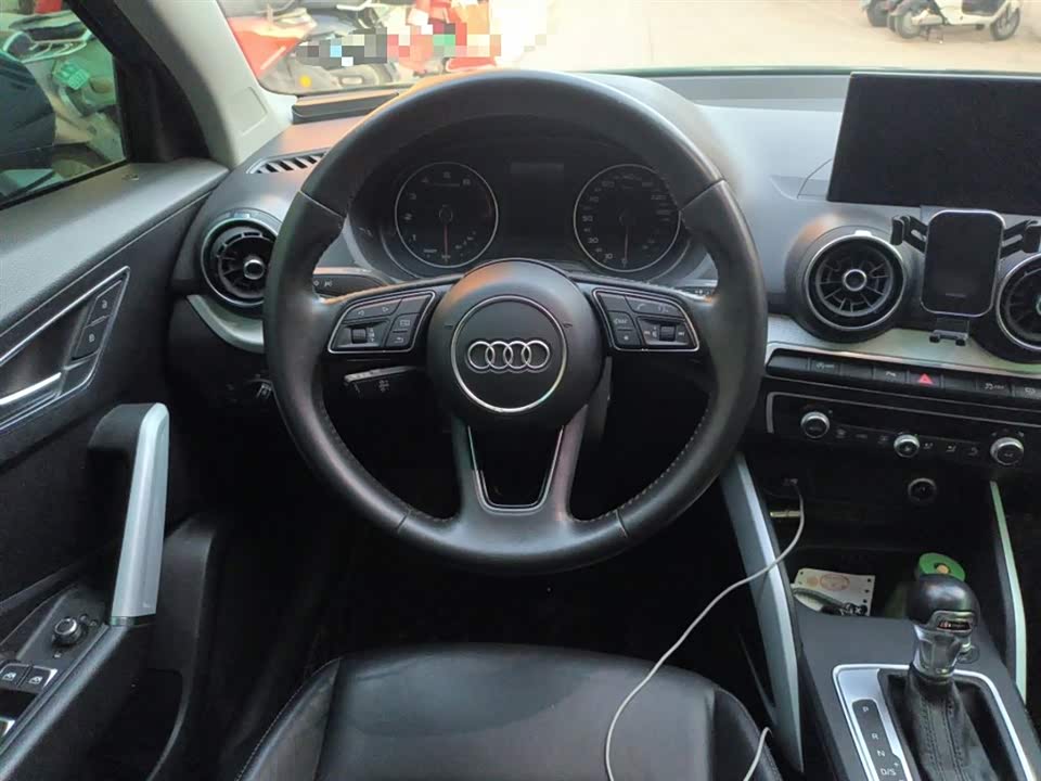 Audi Q2L