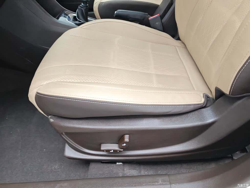 Wuling 310W, 2019 20