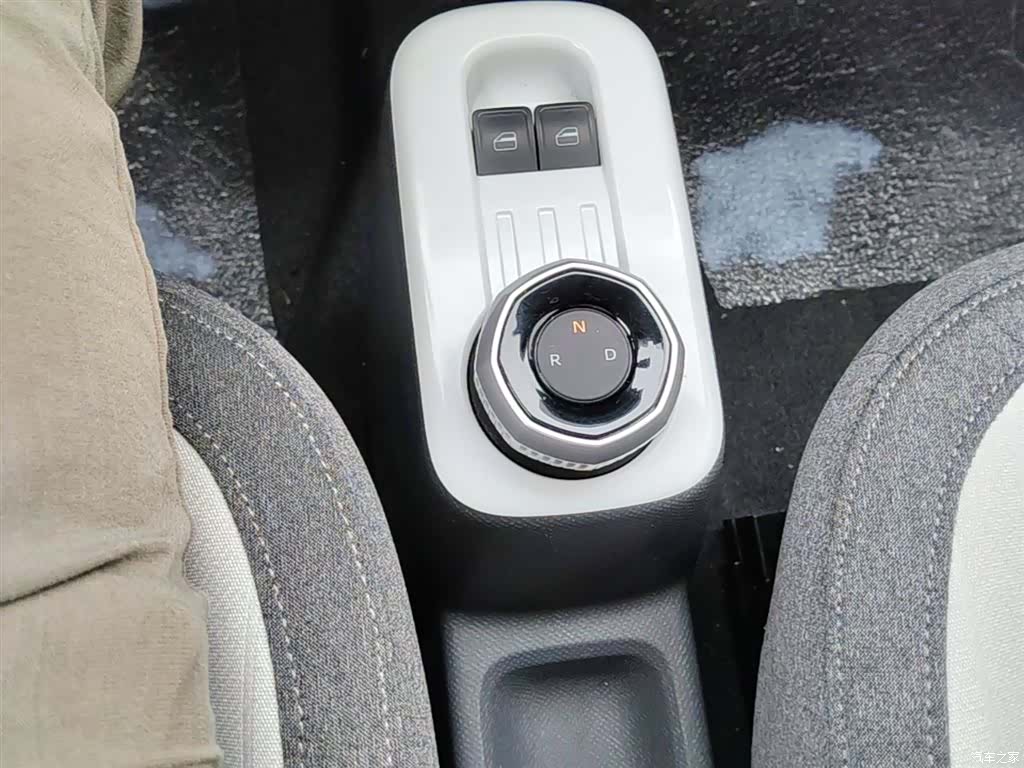Geely Panda, 2025 14