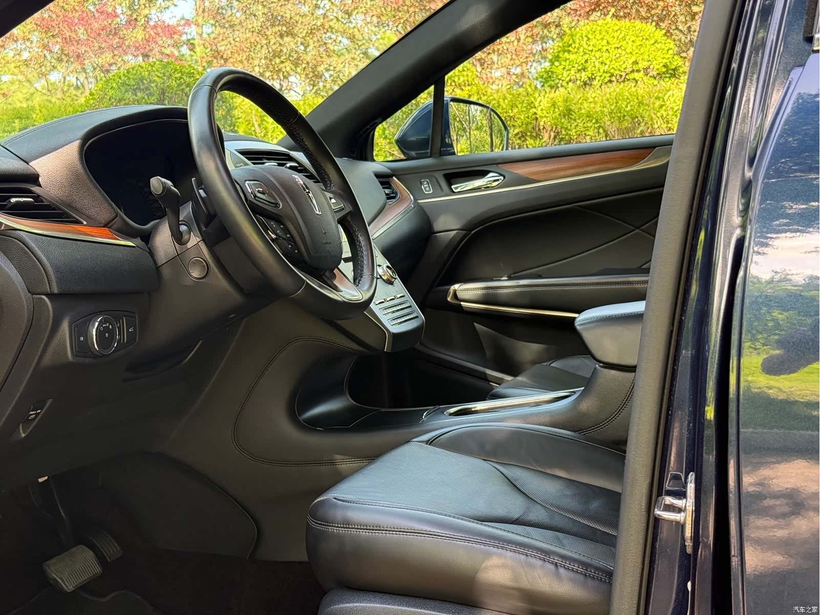 Lincoln MKC, 2017 16