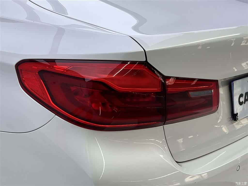 BMW 5 Series, 2018 10