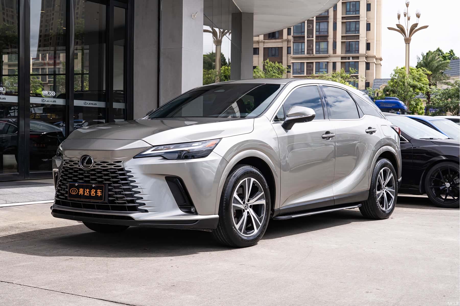 Lexus RX, 2023 1