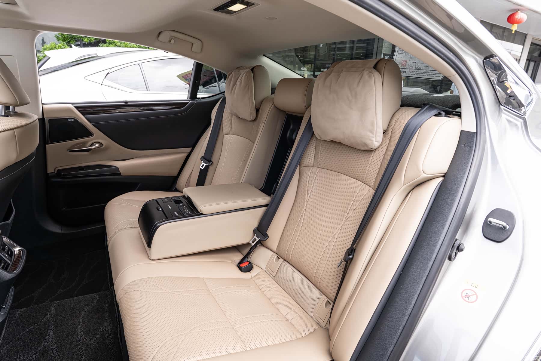 Lexus ES, 2018 12