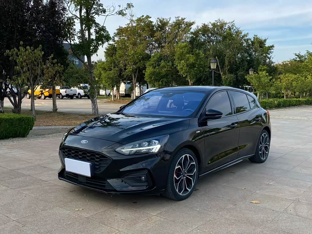 Ford Focus 2021 EcoBoost 180 AT ST Line