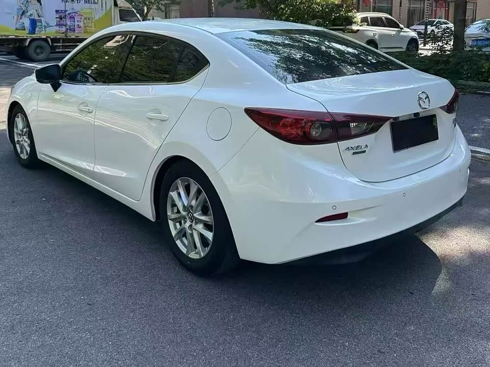 Mazda 3 Angkesaila