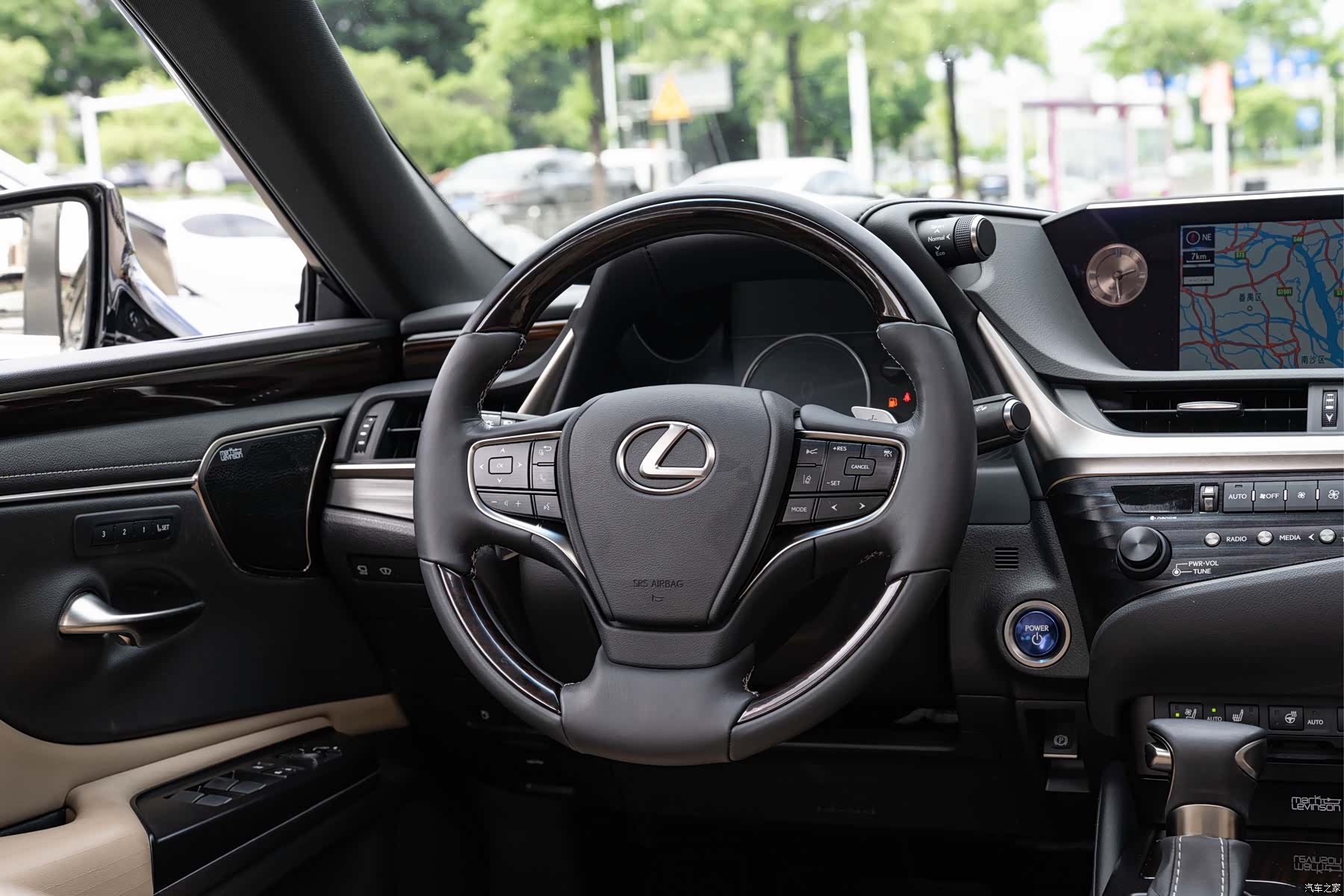 Lexus ES, 2018 14