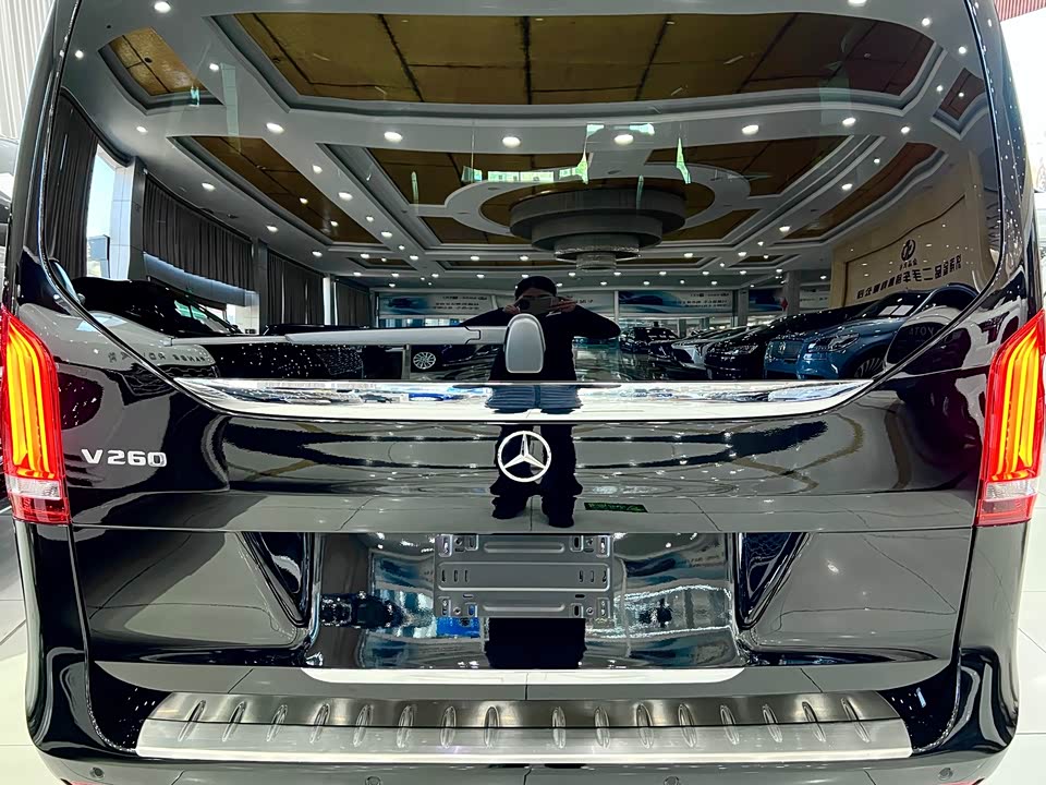 Mercedes-Benz V-class