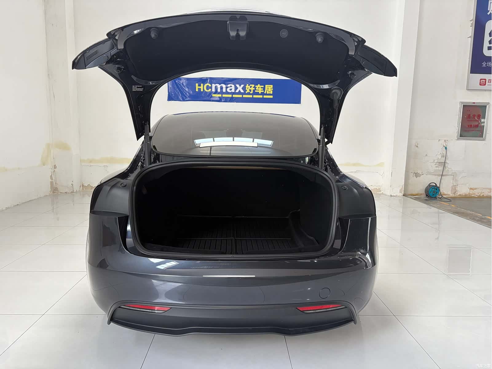 Tesla Model 3, 2024 19