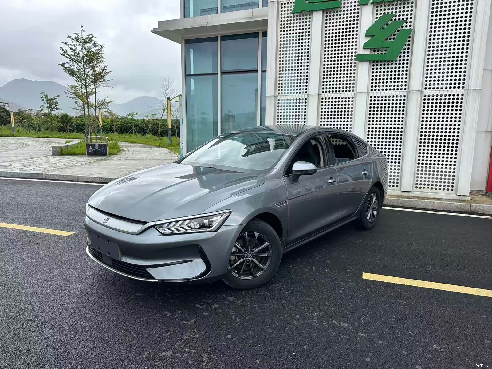 BYD Qin, 2022 4