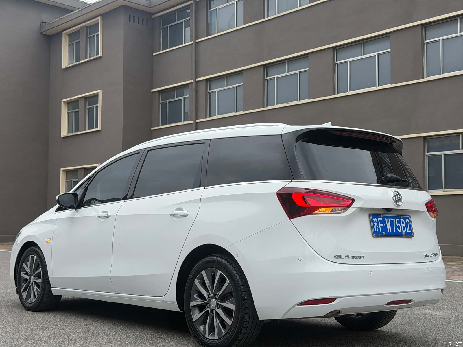 Buick GL6, 2022 4