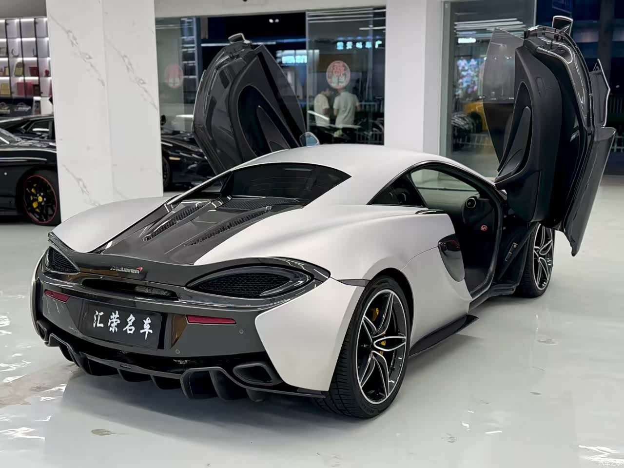 McLaren 570, 2016 4