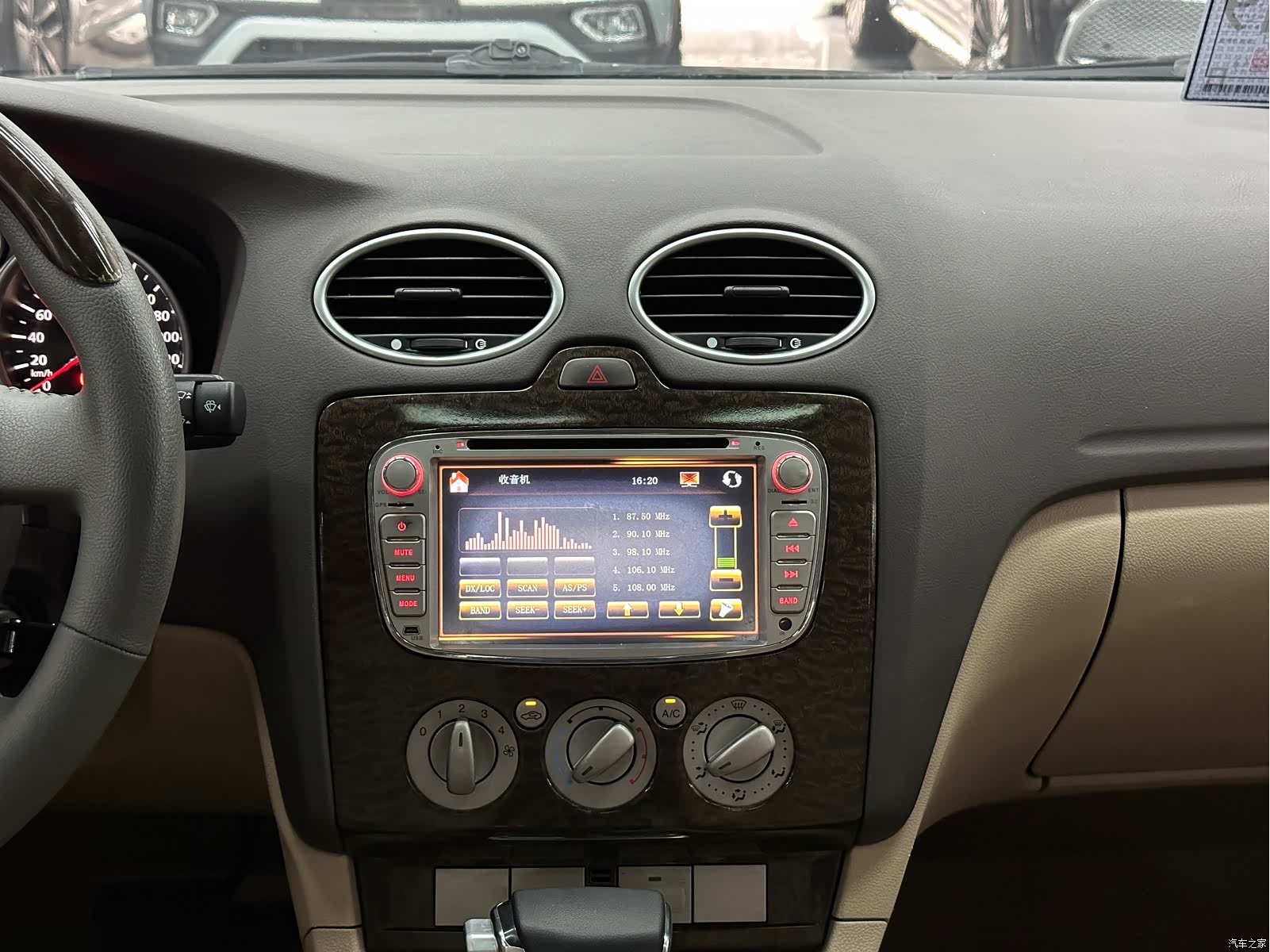 Ford Focus, 2012 8