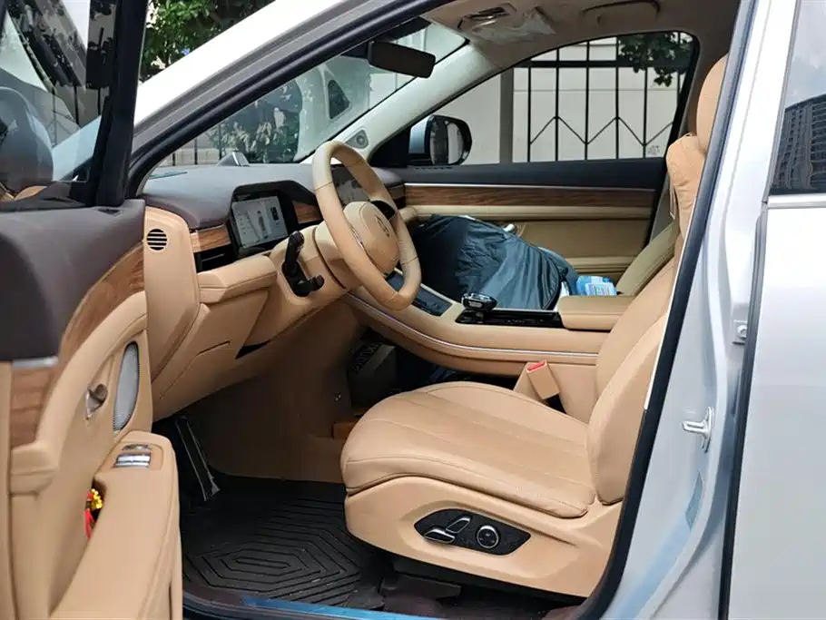 AITO Ask the world M7