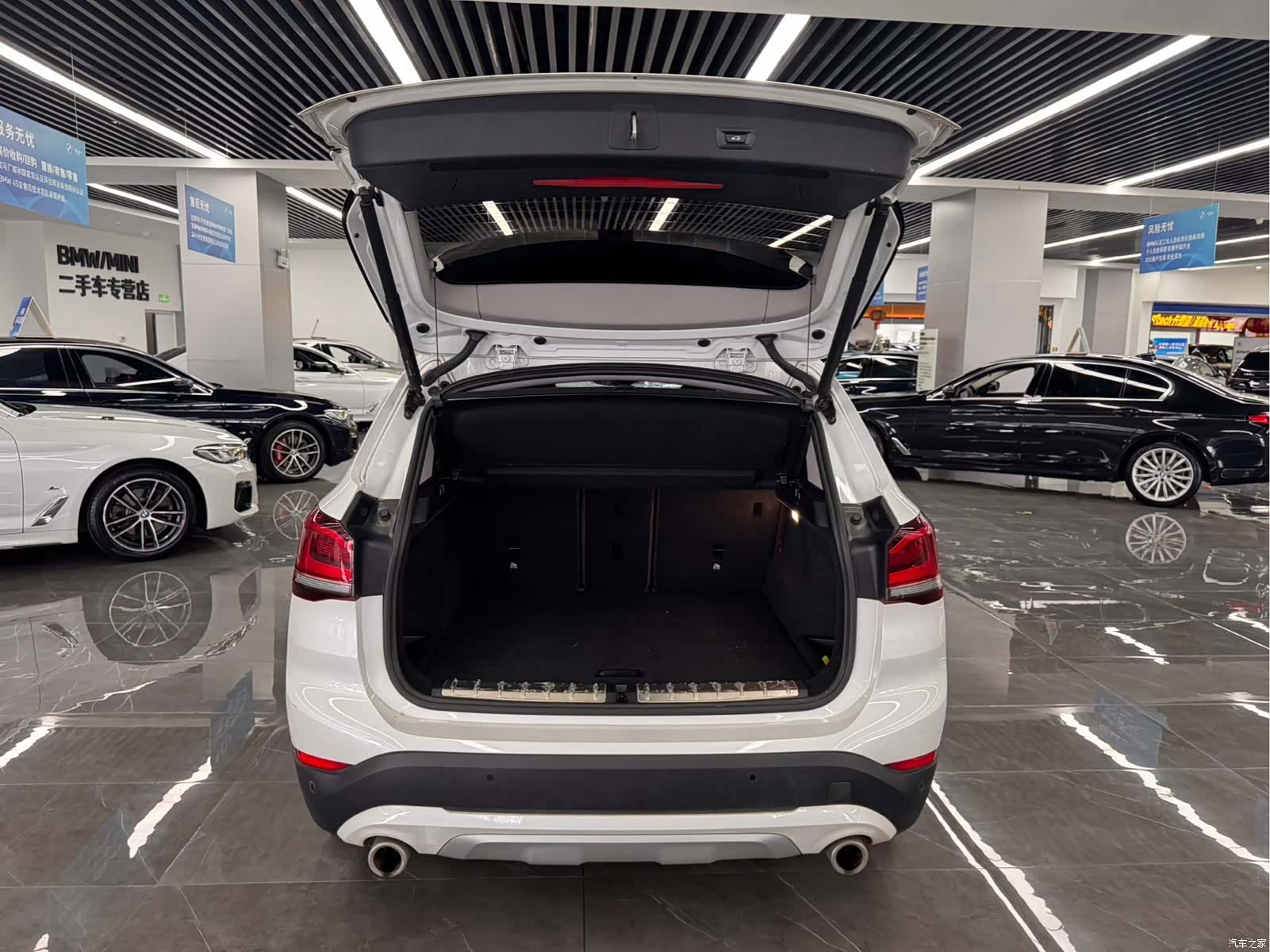 BMW X1, 2022 все фото