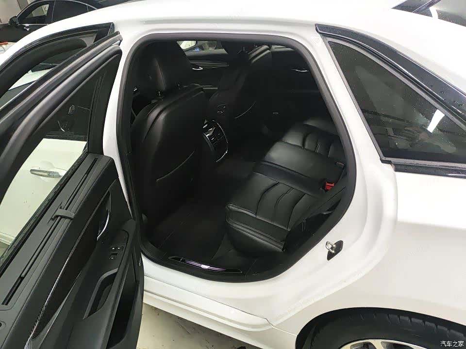 Cadillac CT6, 2021 все фото