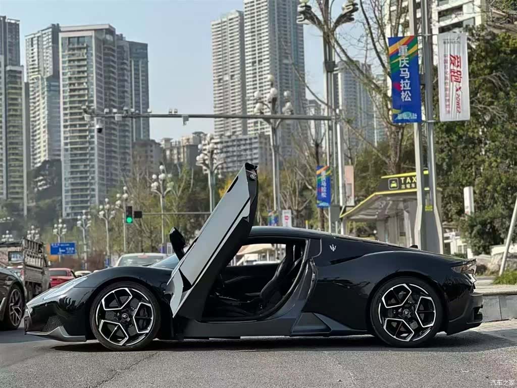 Maserati MC20, 2022 3