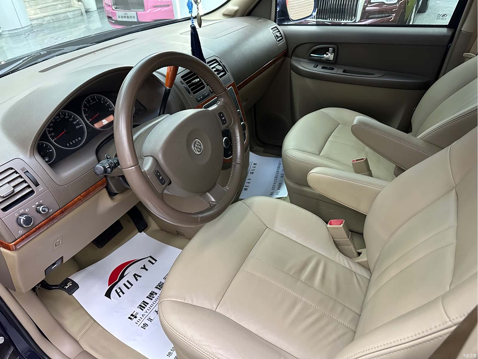 Buick GL8, 2012 6