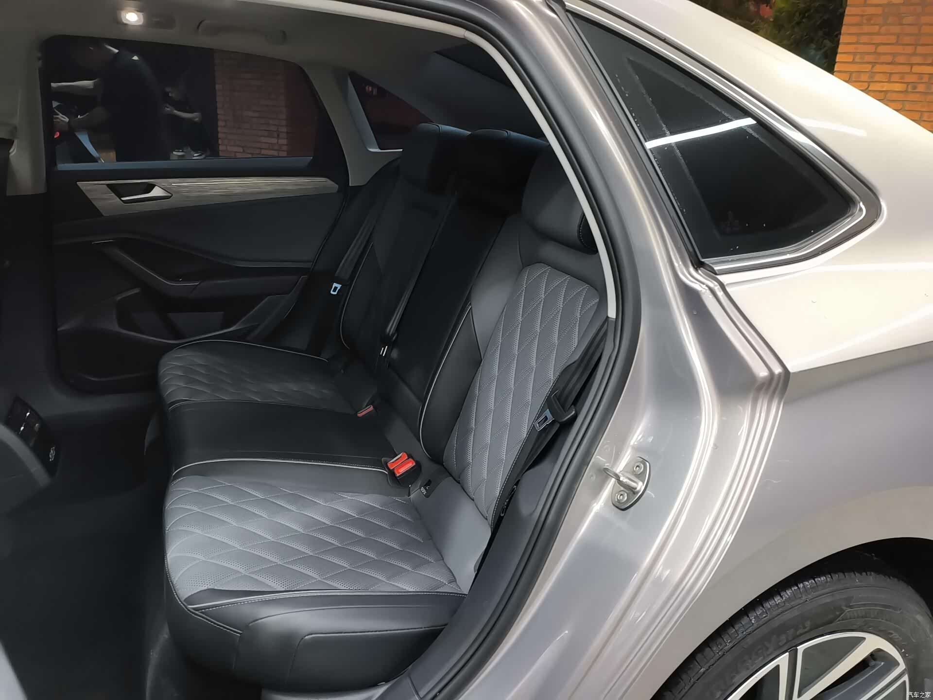 Volkswagen Sagitar, 2023 11