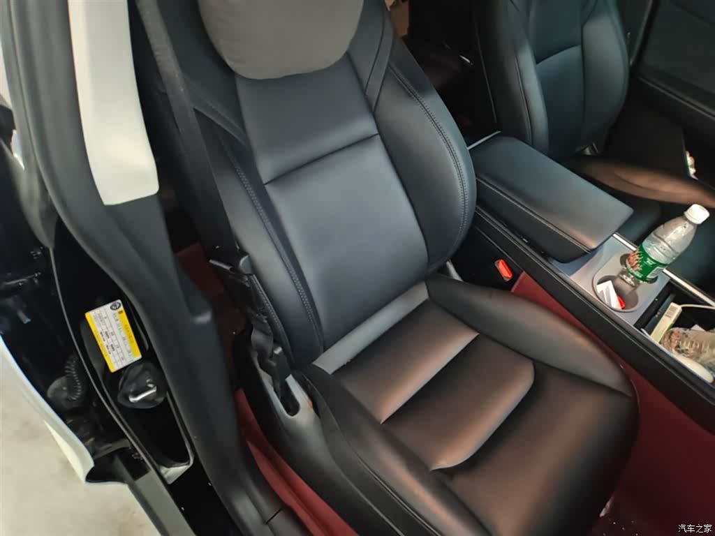Tesla Model Y, 2023 25