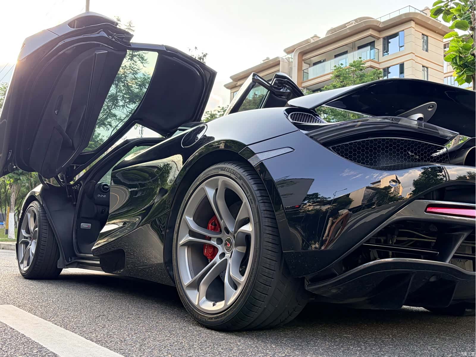 McLaren 720S, 2019 6