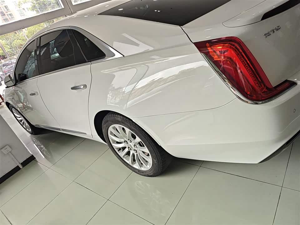 Cadillac XTS