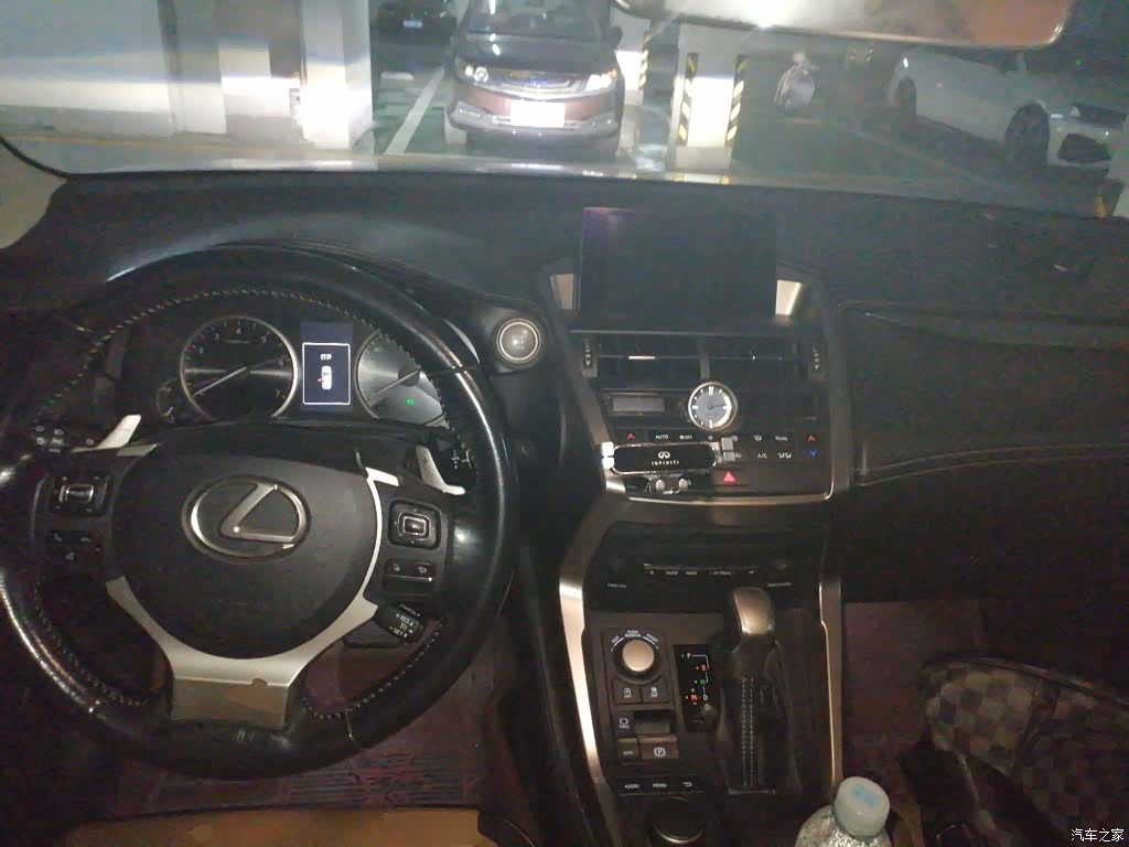 Lexus NX, 2015 10