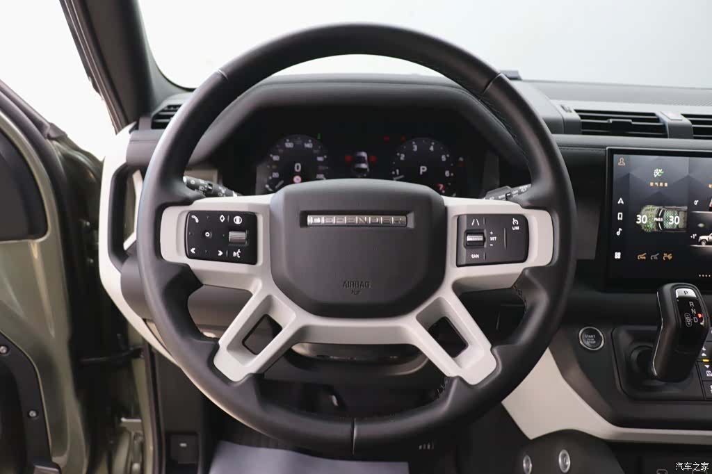Land Rover Defender, 2024 15