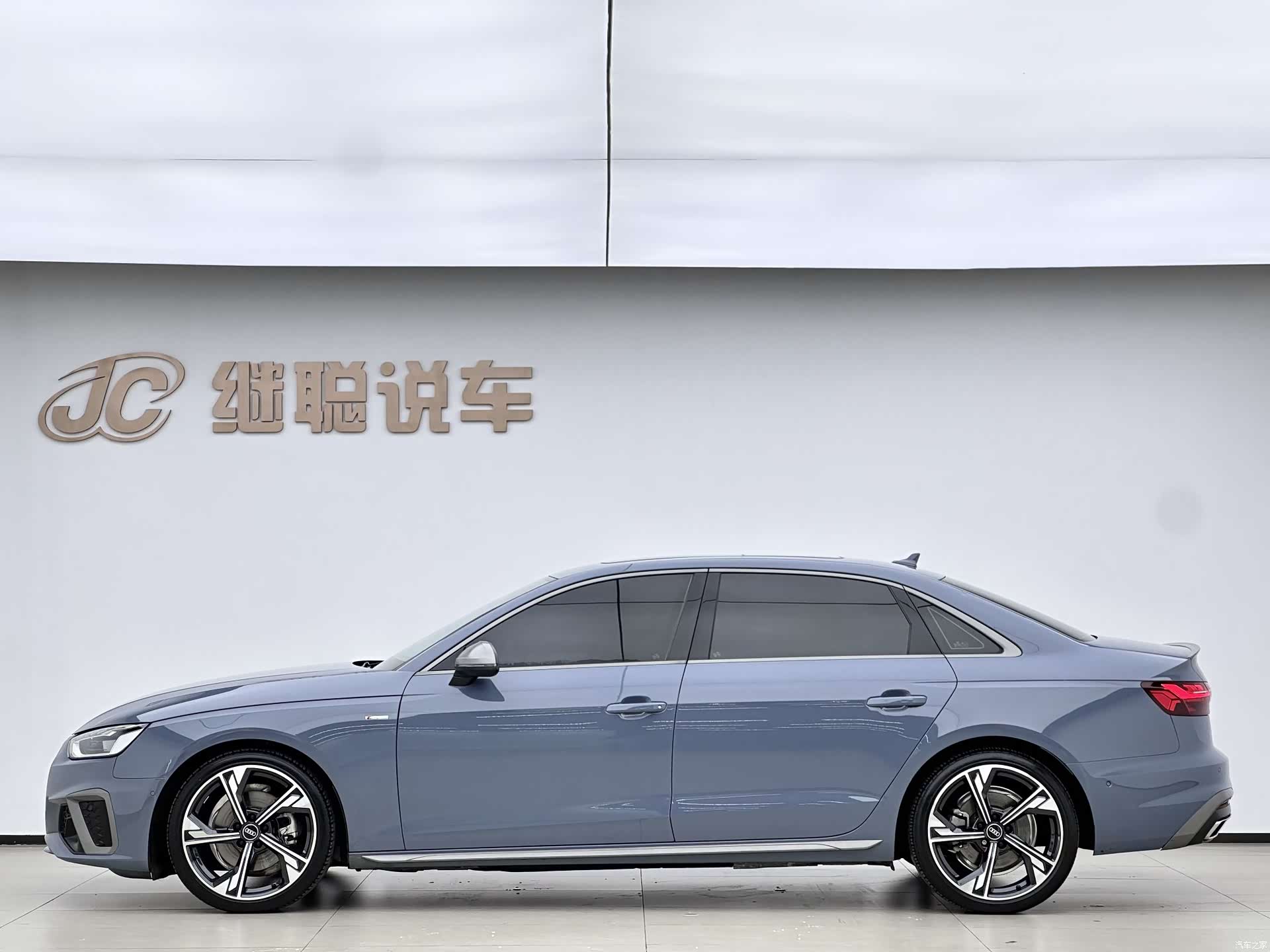 Audi A4L, 2022 3