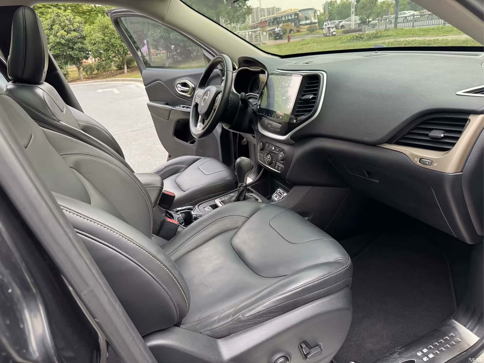 Jeep Cherokee, 2016 9