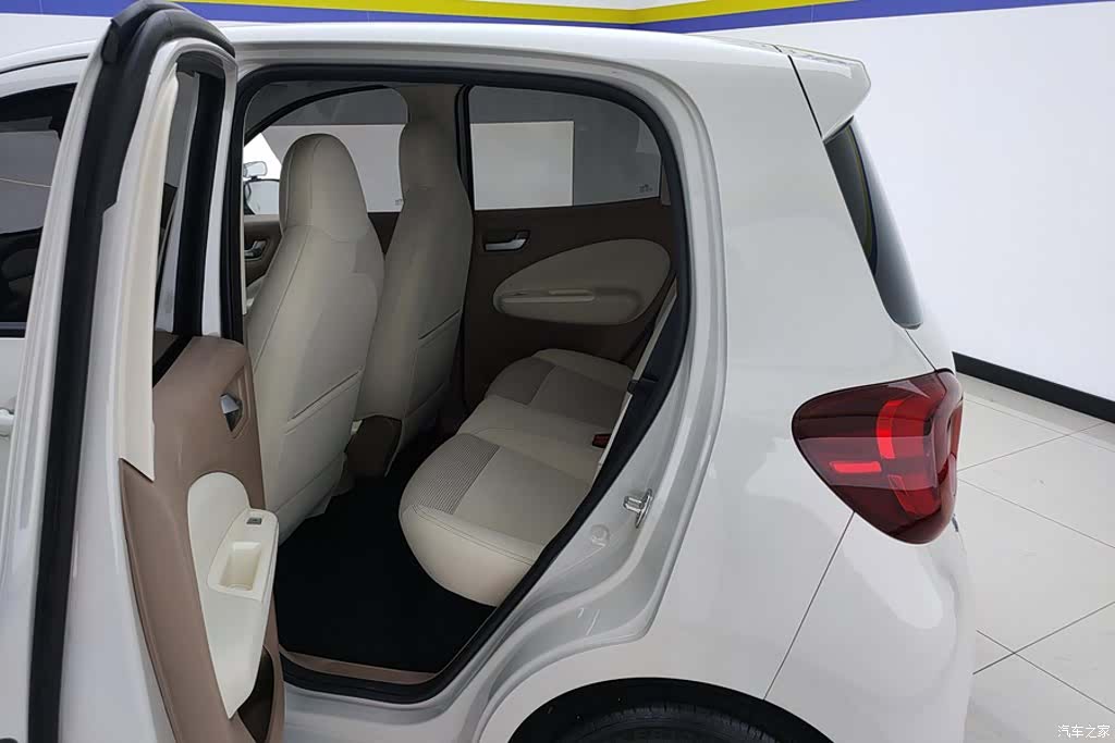 Wuling MINIEV, 2025 11