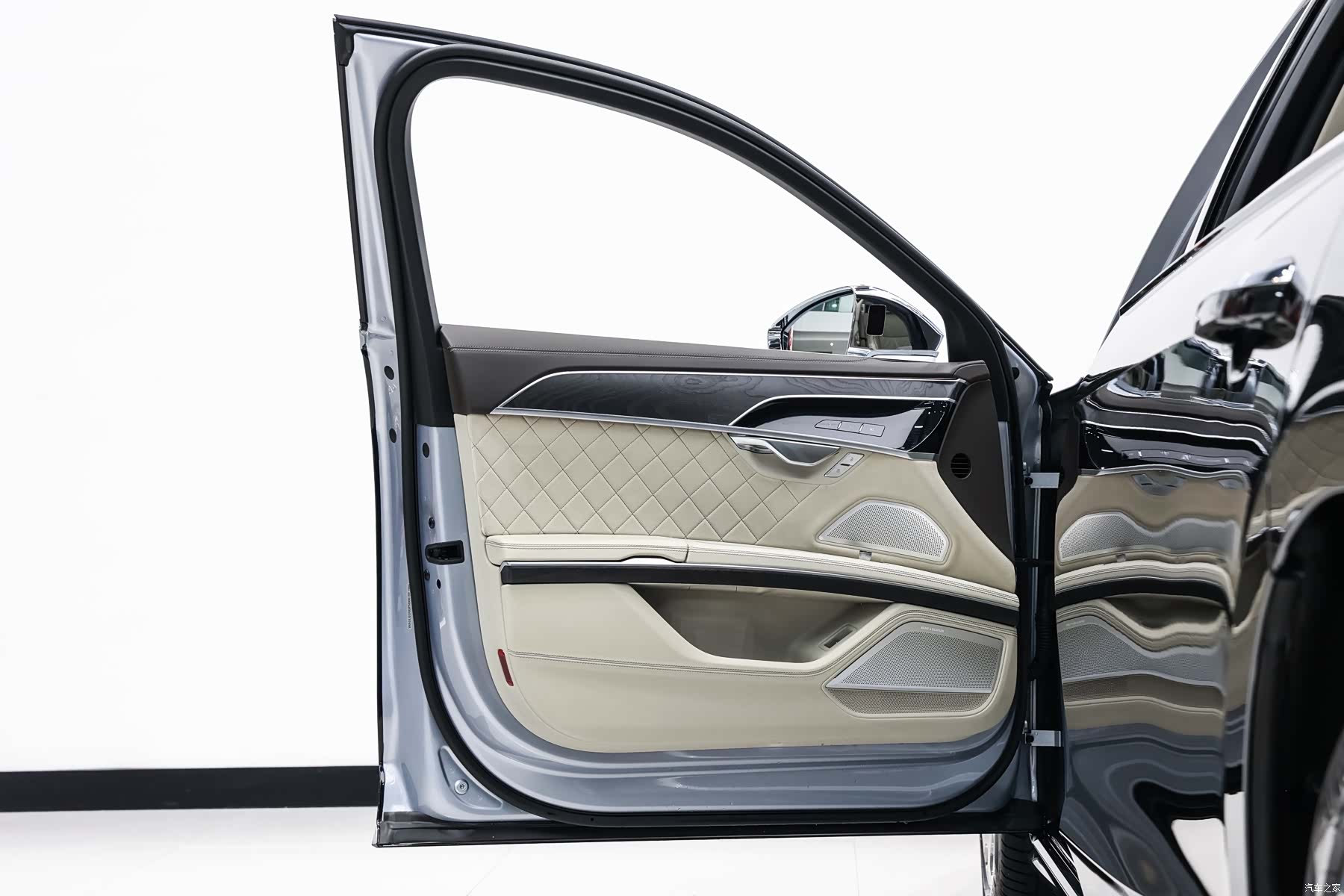 Audi A8L, 2023 16