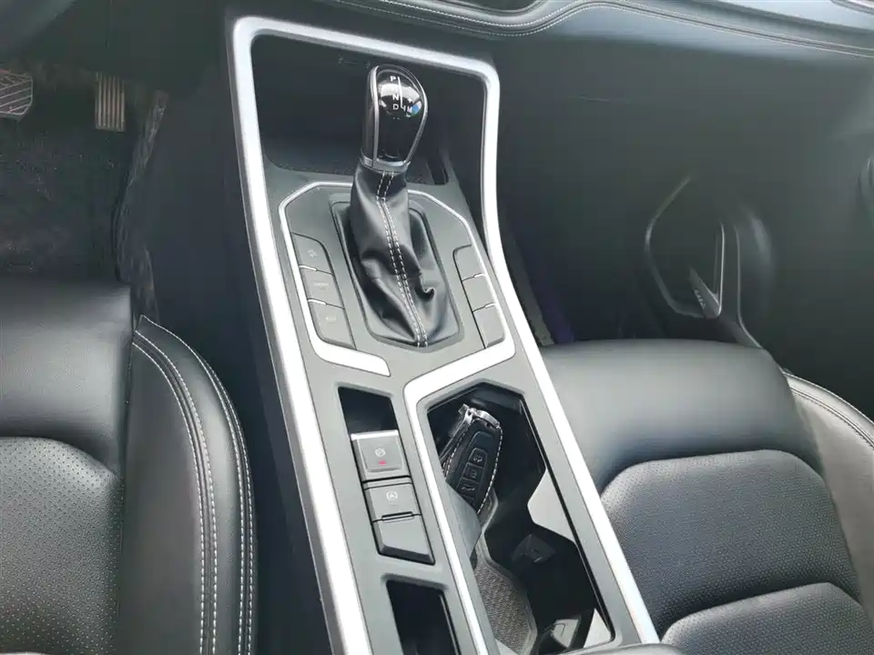 Geely Vision X6
