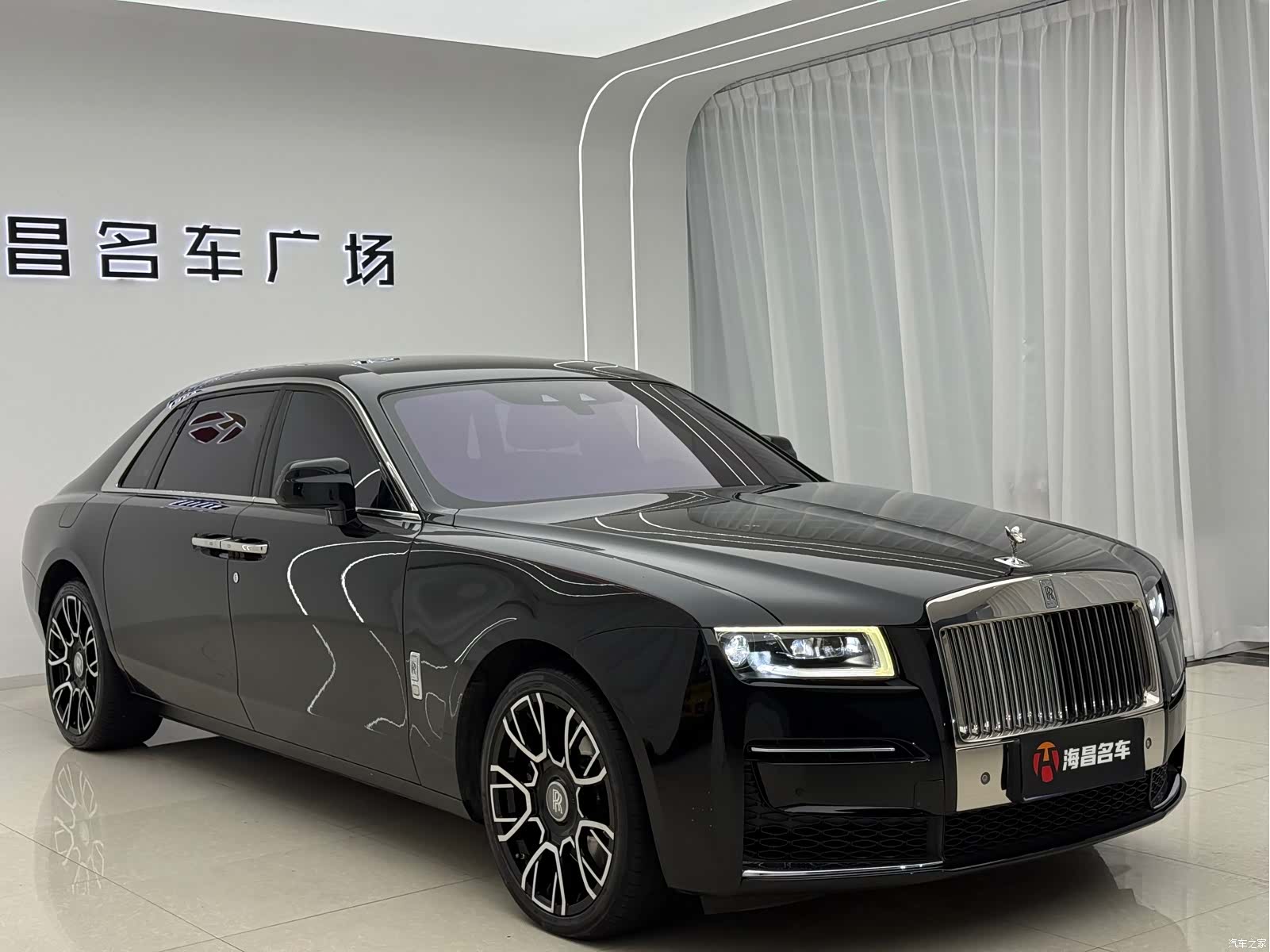 Rolls-Royce Ghost, 2022 3