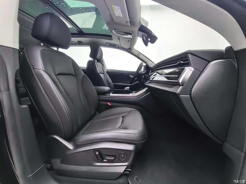 Audi Q8, 2025 9