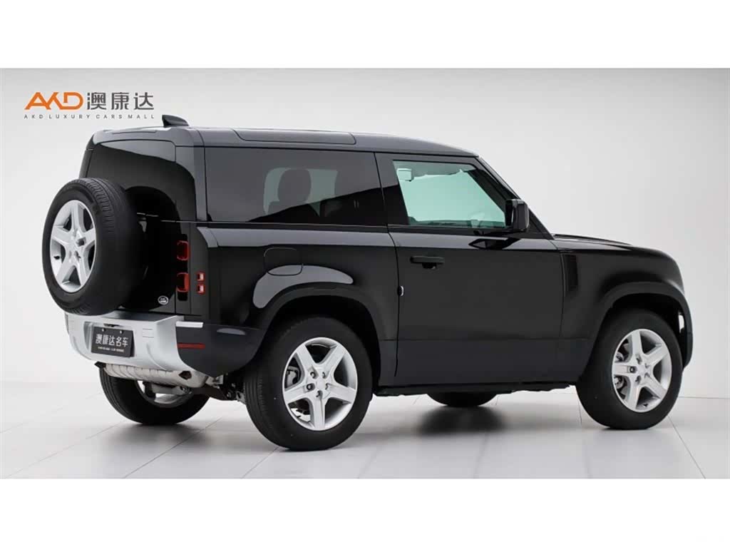 Land Rover Defender, 2023 3