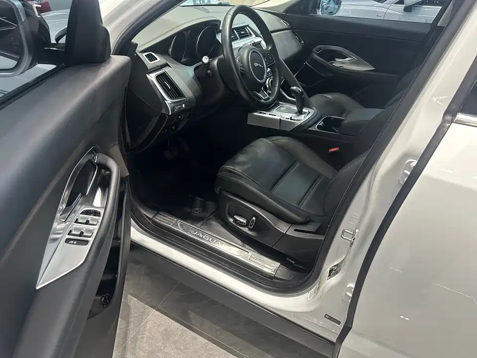 Jaguar E-PACE