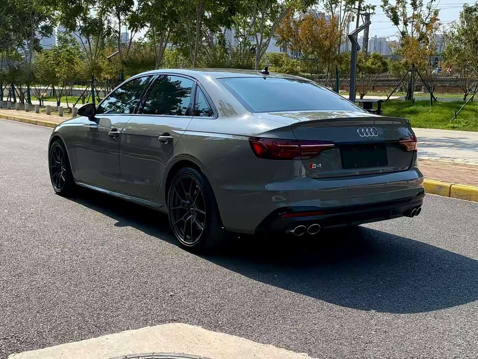 Audi S4 Audi S4