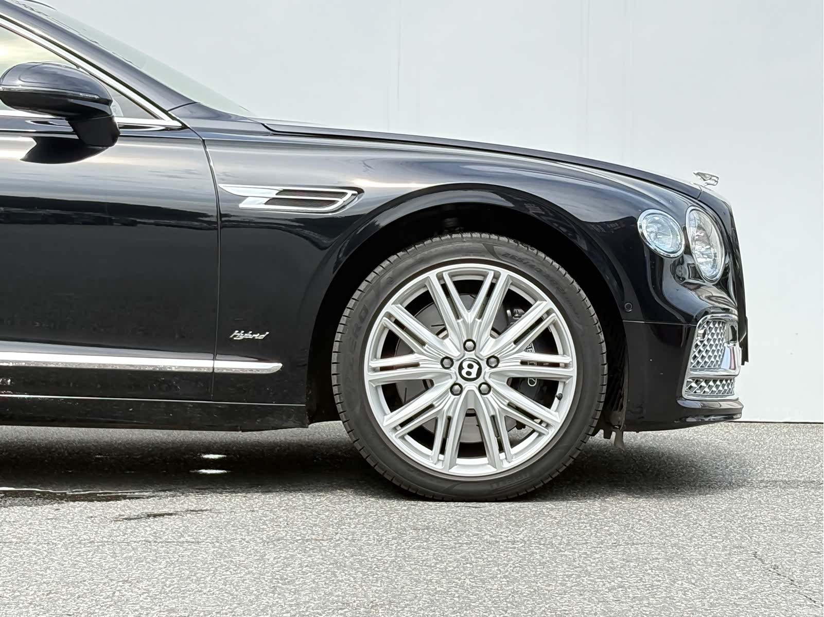 Bentley Flying Spur, 2023 28
