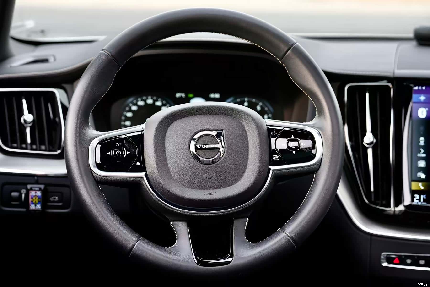 Volvo XC60, 2021 18