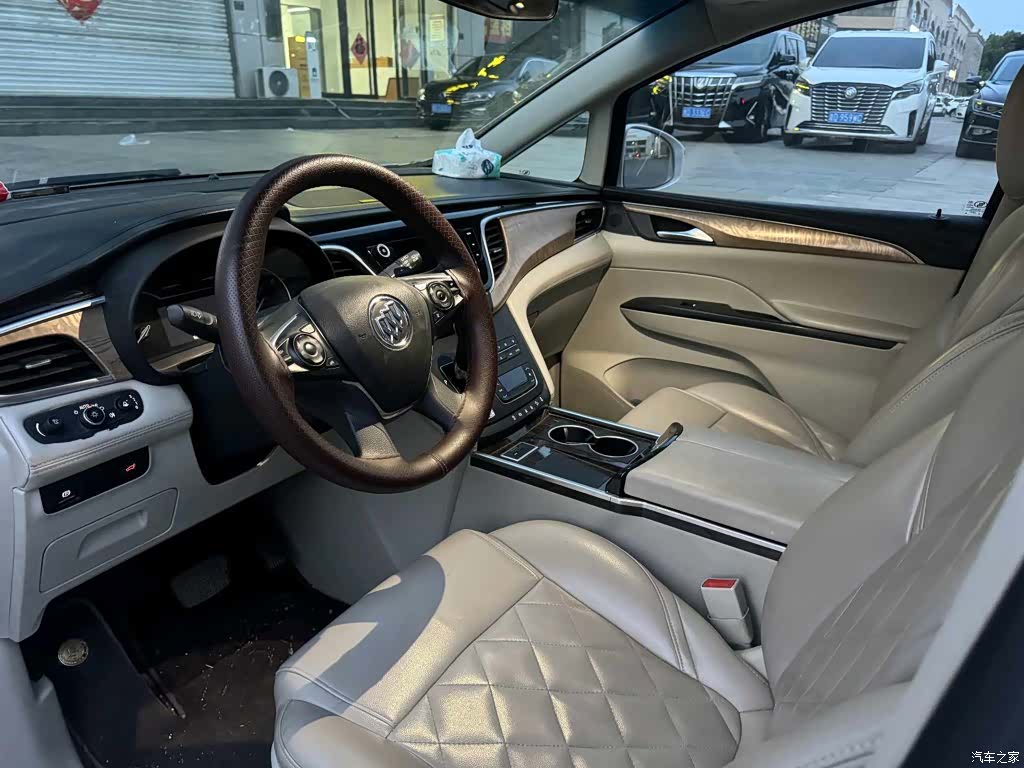 Buick GL8, 2017 4