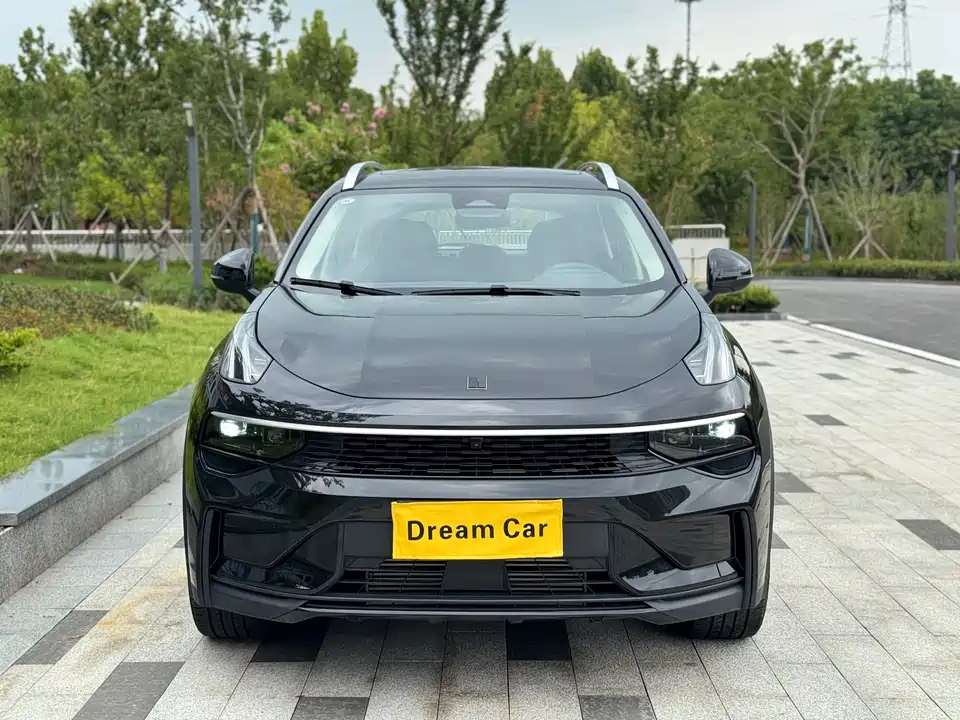 Lynk & Co 01