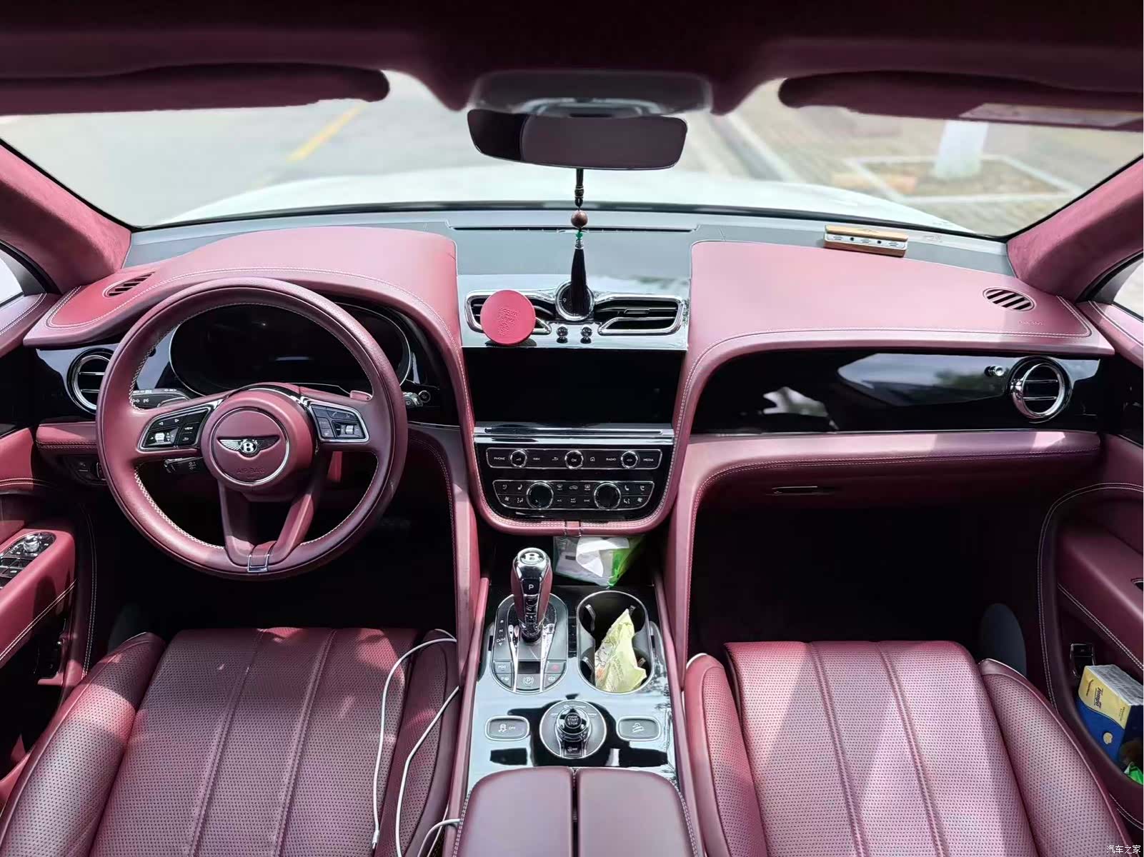 Bentley Bentayga, 2022 18
