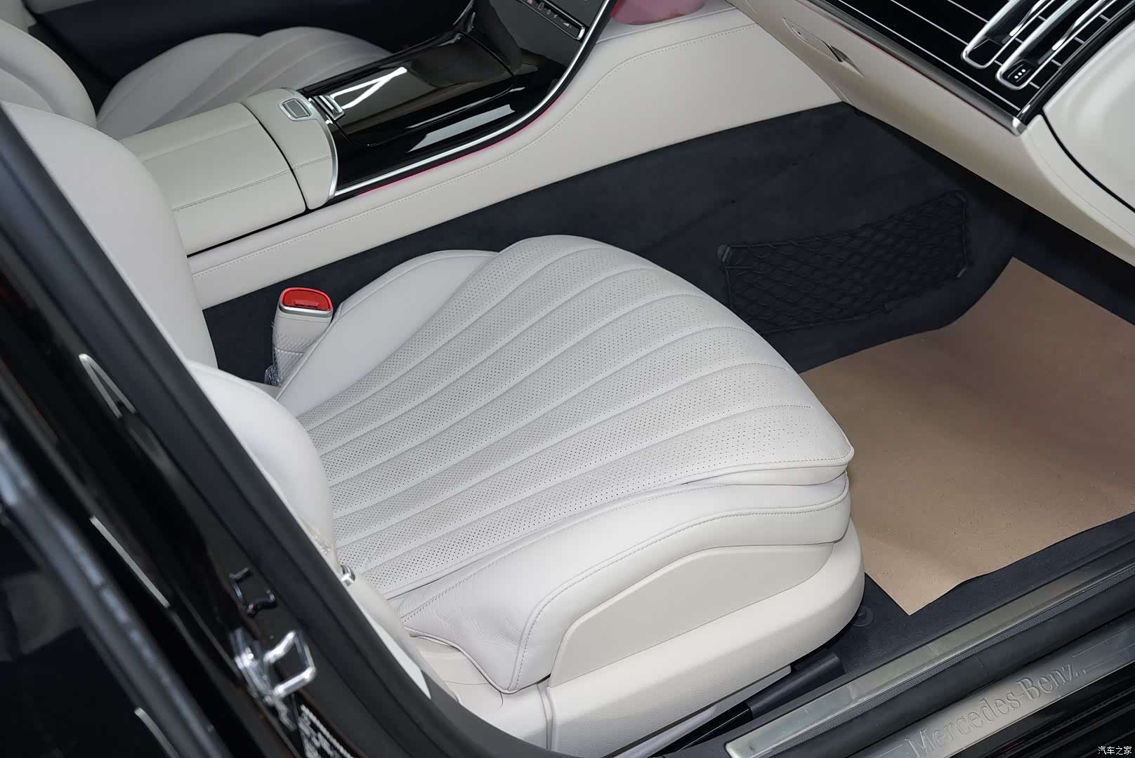 Mercedes-Benz S-Class, 2023 8