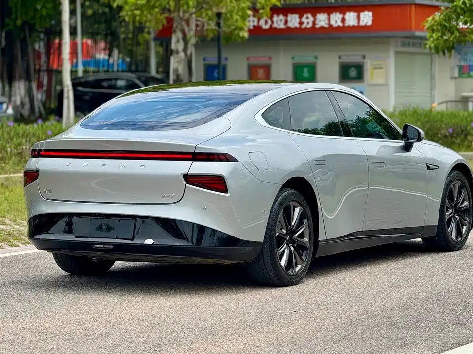 XPENG P7